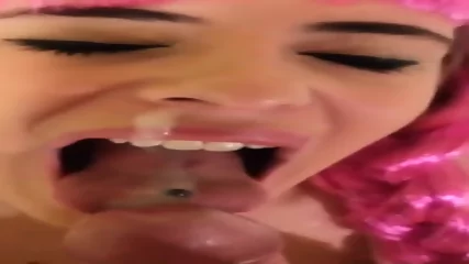 Pink Hair Girlfriend Get Cum In Her Mouth