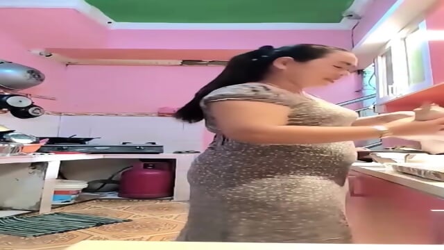 MARLBOROQUEENSEX - TANTE BERDASTER CANTIK BODDY PADAT - Video Porno Gratuite HD | Jeux de Rue