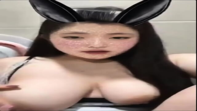 Korean BBW Camgirl Smoking And Squirt Show With Dildo - Video Porno Gratuite HD | Jeux de Rue