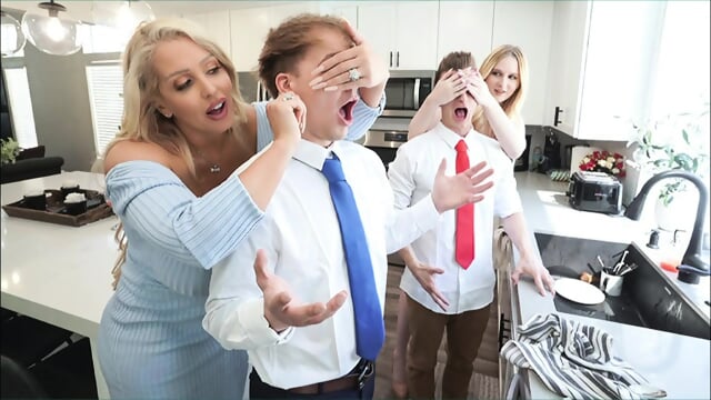 Alura Jenson & Audrey Madison - Family Lunch - Video Porno Gratuite HD | Jeux de Rue