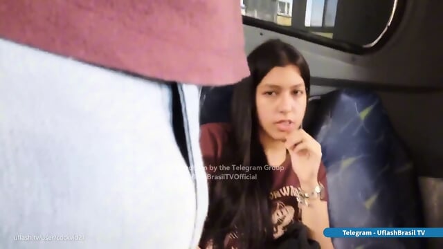 Horny Brazilian teen looking at big bulge - Video Porno Gratuite HD | Jeux de Rue